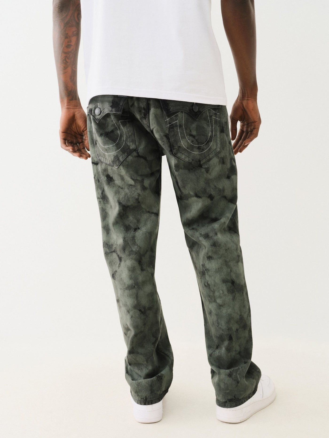 True Religion Bobby Sn Flap 32 Inseam Bijou Black Wash