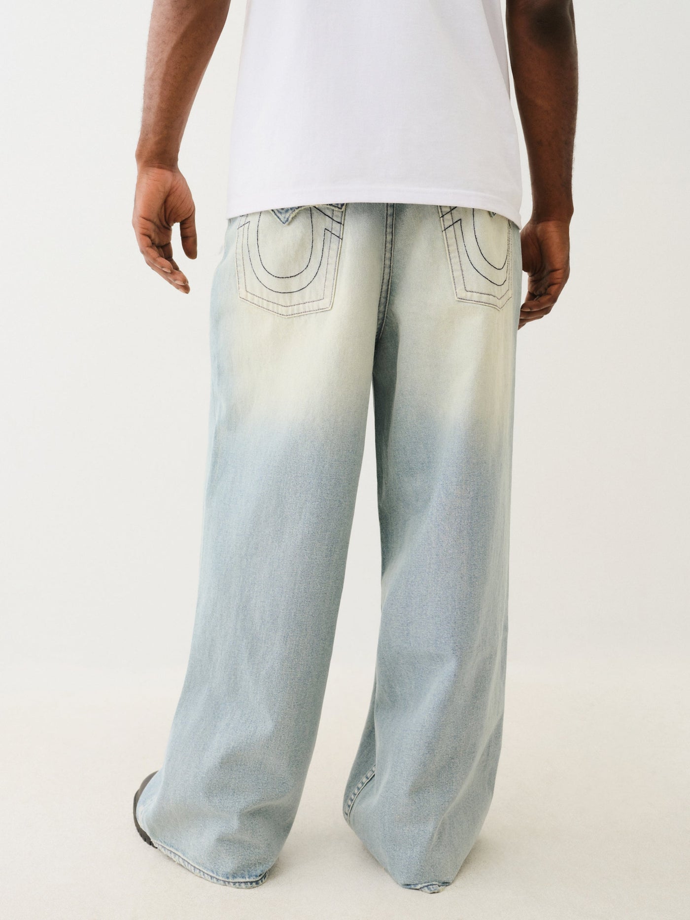 True Religion Mikey Sn Flap Kimmel Rd Light Wash