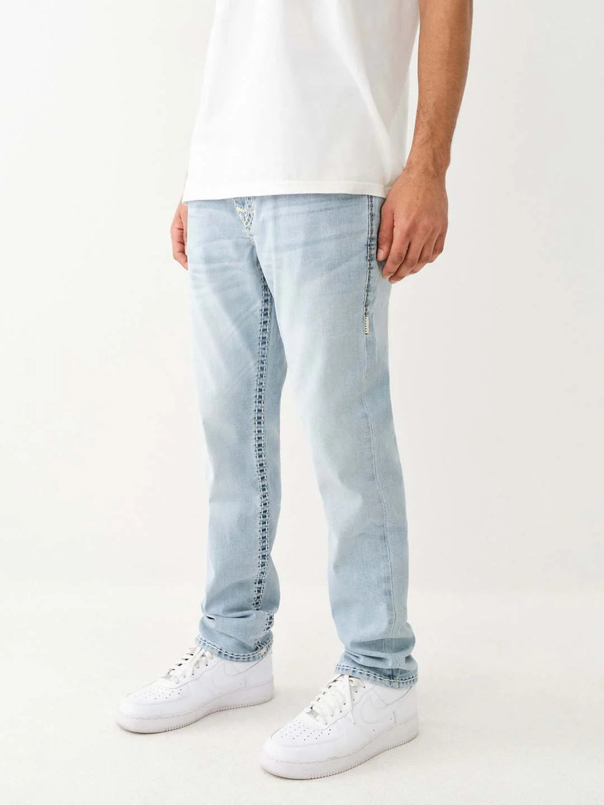 True Religion Geno Jeans Super T Carlisle Light Wash